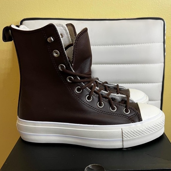 Leather chuck Taylor’s NWT - Picture 4 of 16